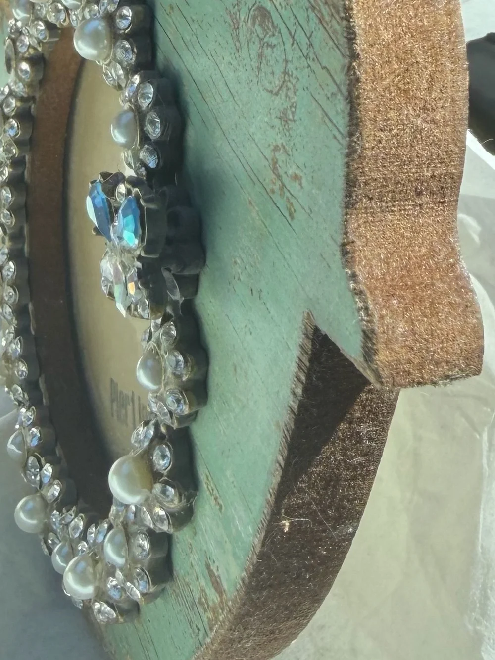 Pier 1  Jeweled Round  Frame - Pearl &Clear Crystal (1) Pearl missing REVIEW PIC